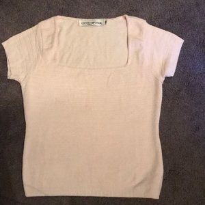 A short sleeve top.